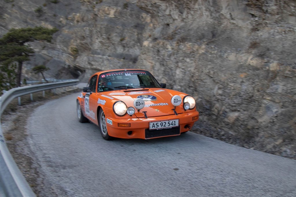 Søren Bunk Jensen og Jakob Knudsen i Porsche 911 SC fra 1979.
(Foto: Torben Weber Andersen)